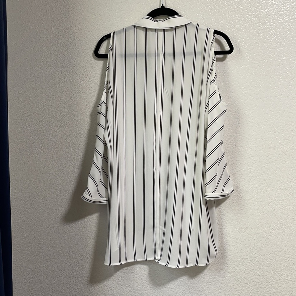 blouse - Picture 4 of 4
